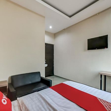 Oyo 90986 Hotel Srikandi Adisucipto Kalasan Eksteriør billede