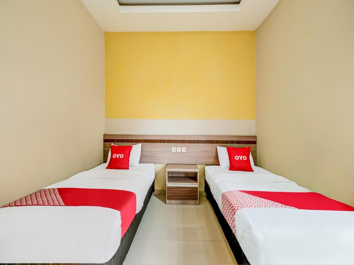 Oyo 90986 Hotel Srikandi Adisucipto Kalasan Eksteriør billede