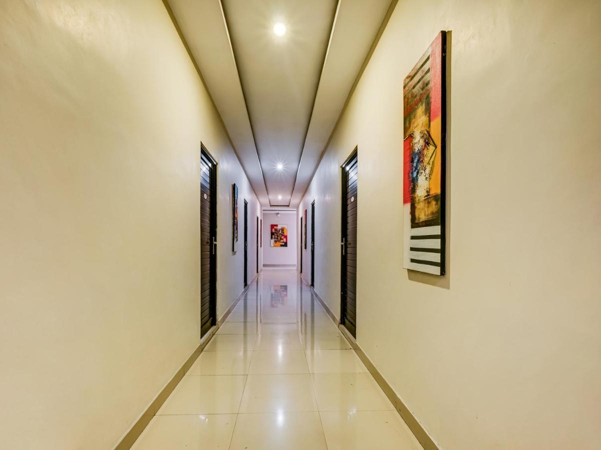 Oyo 90986 Hotel Srikandi Adisucipto Kalasan Eksteriør billede